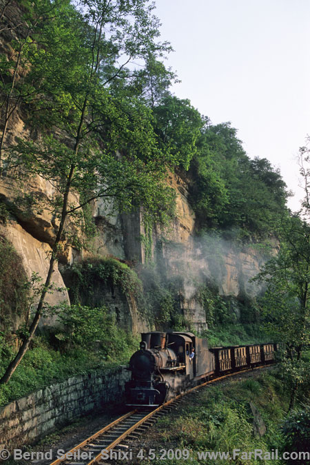 Dampf auf der Schmalspurbahn Shibanxi